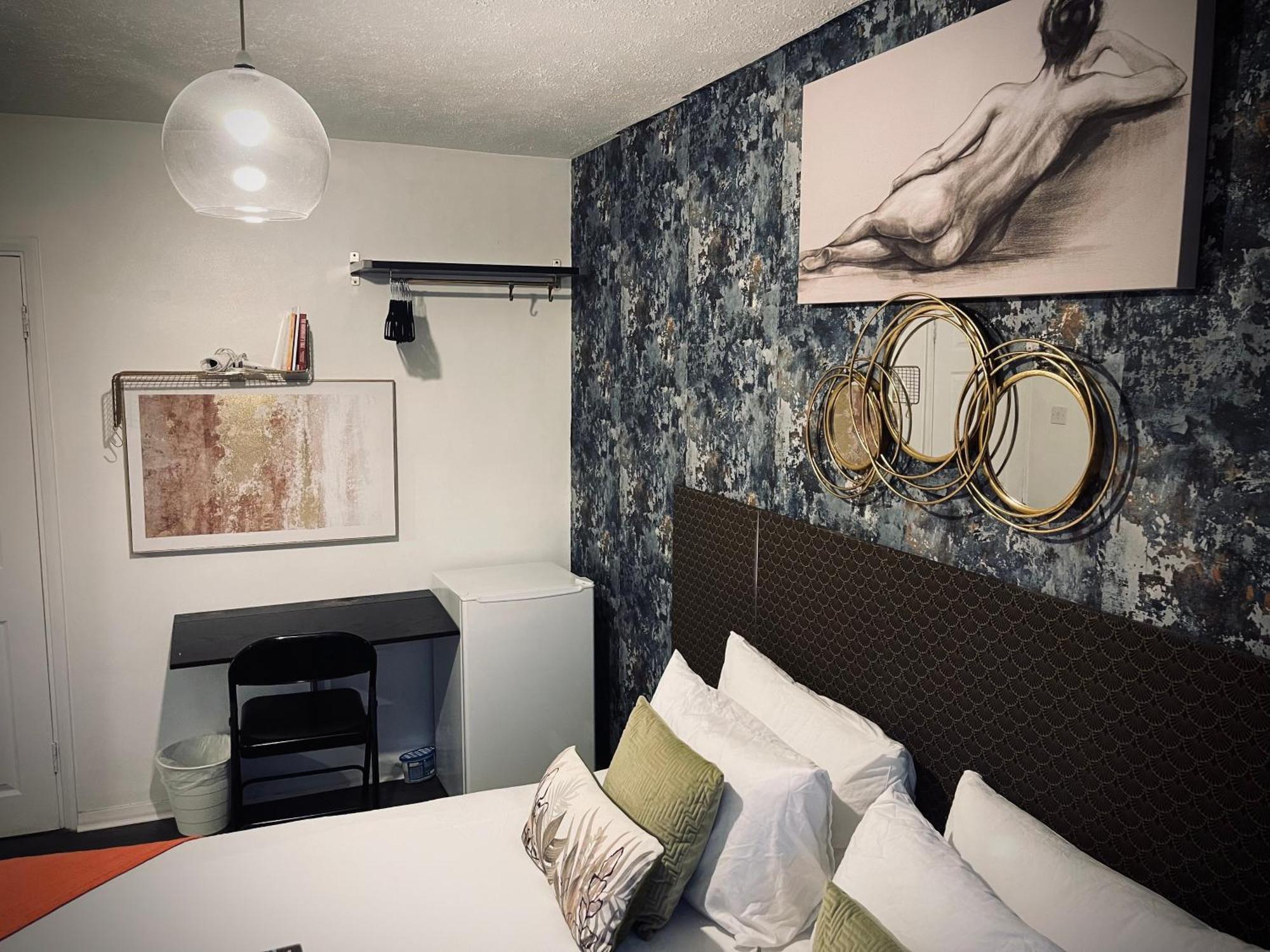 R1 Superking Sized Bed & 65" Tv On The Wall In Clapham Apartment ลอนดอน ภายนอก รูปภาพ