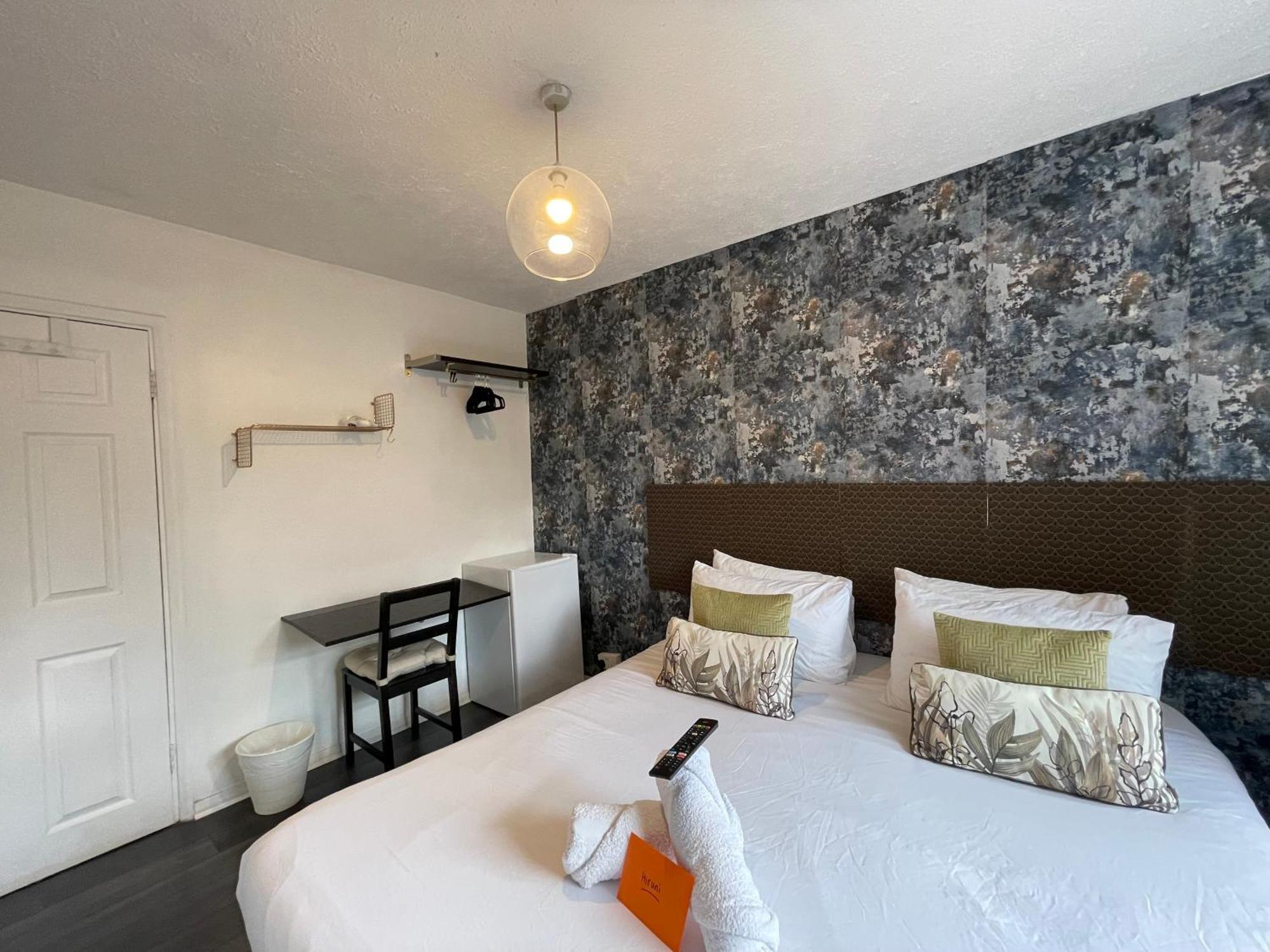 R1 Superking Sized Bed & 65" Tv On The Wall In Clapham Apartment ลอนดอน ภายนอก รูปภาพ