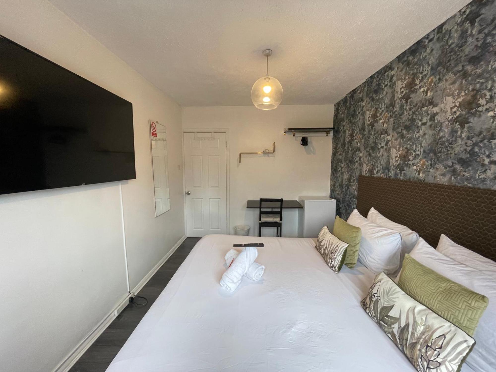 R1 Superking Sized Bed & 65" Tv On The Wall In Clapham Apartment ลอนดอน ภายนอก รูปภาพ